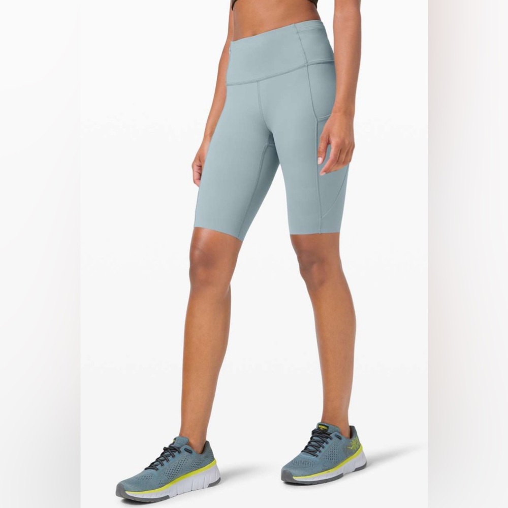 Lululemon Fast and Free Short 10” Blue Cast Women’s Shorts Size 4